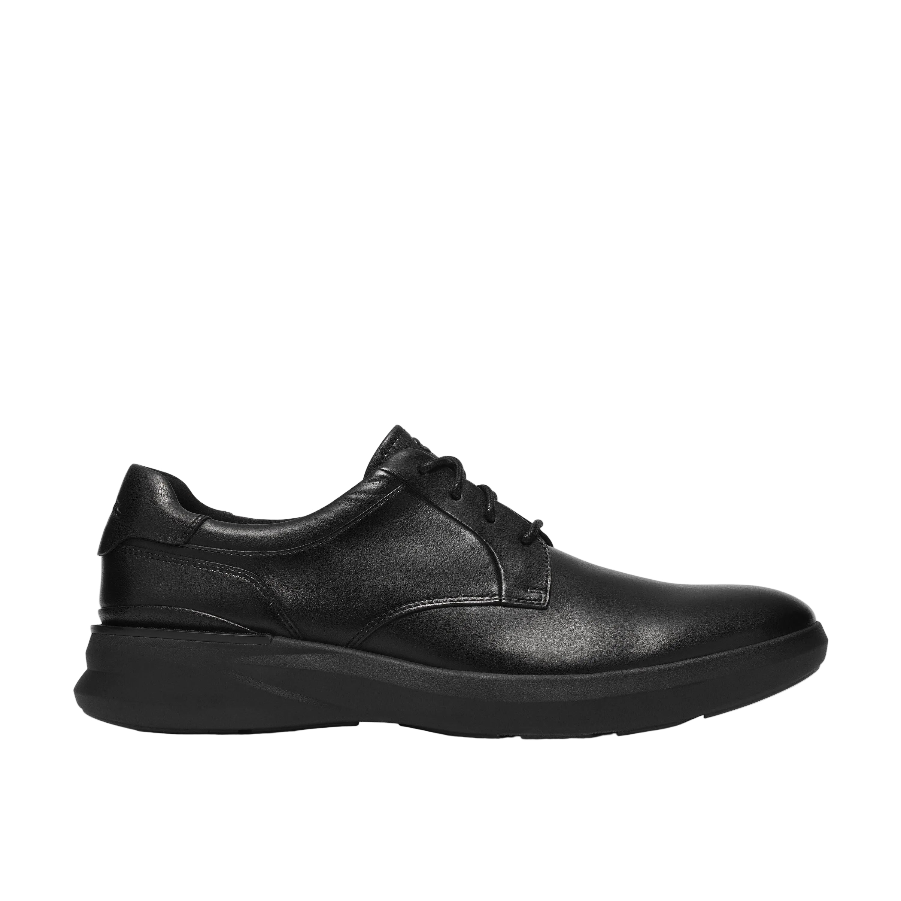 CLARKS Men's Code Hybrid Plain Wide Black Smooth shoe, soft leather upper and C360 foam sole, angled view.