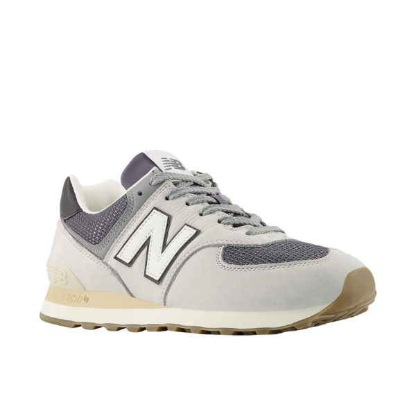 NEW BALANCE Men's 574 Grey/Silver: features mesh panels, suede overlays, and a gum sole—ideal for everyday wear.