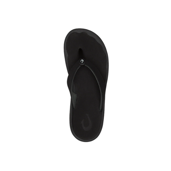 OLUKAI Women’s Ohana Lahi Black/Black sandal, a comfy water-resistant beach flip-flop, on a plain white background.