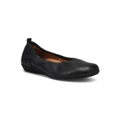 The TAOS Taos Womens Chit Chat Black flat skimmer, shown from a slight angle on a plain background, features a rounded toe, low heel, and Curves & Pods footbed for arch and metatarsal support.