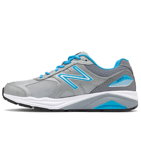 New Balance's Women's 1540 V3 Wide Silver/Polaris