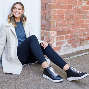 Strive Women's Kensington Black