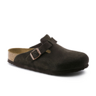 The BIRKENSTOCK Mens Boston Soft Footbed Mocha features an open back, adjustable strap with metal buckle, soft footbed for comfort, and a cork-rubber sole.
