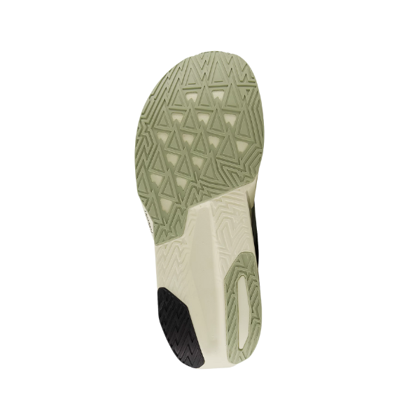 The image shows the textured sole of the NEW BALANCE Mfcx5n9 M Rebel V5 Grey/white, a lightweight running shoe.