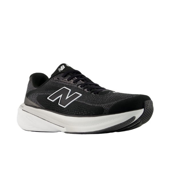 NEW BALANCE Men’s 860V15 Wide in black/white, shown with a white sole on a white background.