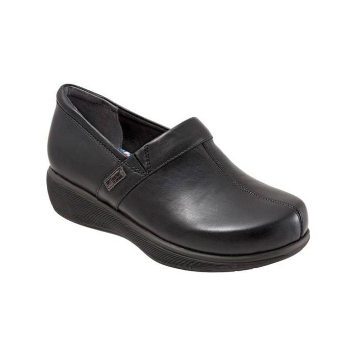 Comfortable Clogs for Work - Softwalk Meredith | Lucky Feet Shoes